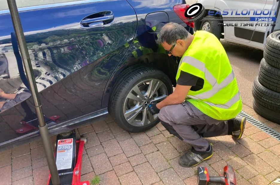 Mobile Emergency Puncture Repair Service Available 24/7 for Fast Tyre Fixes Mobile Emergency Puncture Repair Service Available 24/7 for Fast Tyre Fixes