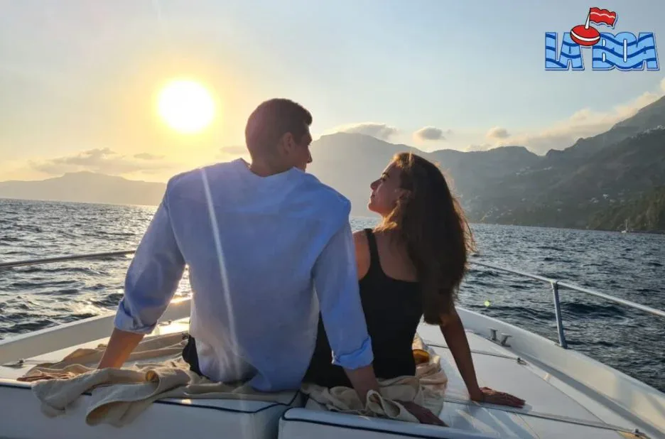 Barca Capri Noleggio: Esperienza Unica tra Spiagge e Acque Cristalline Barca Capri Noleggio: Esperienza Unica tra Spiagge e Acque Cristalline